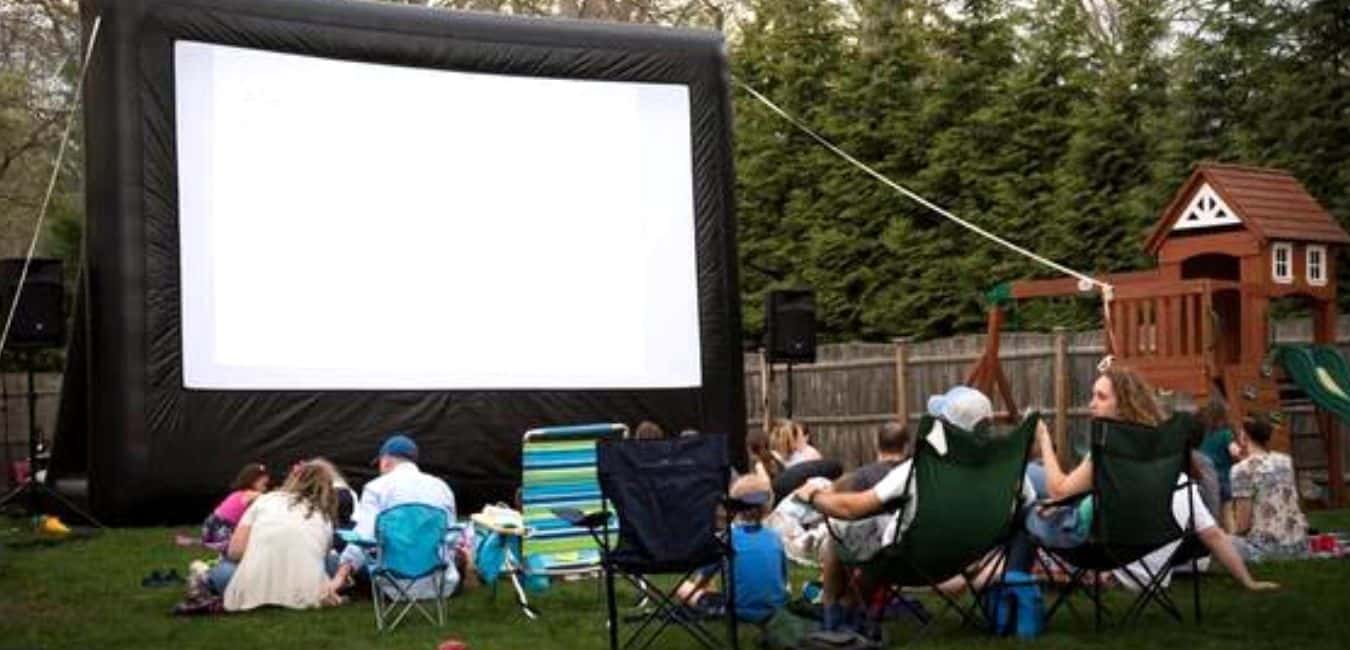 How To Use A Projector Outside During The Day-Get The Right Location