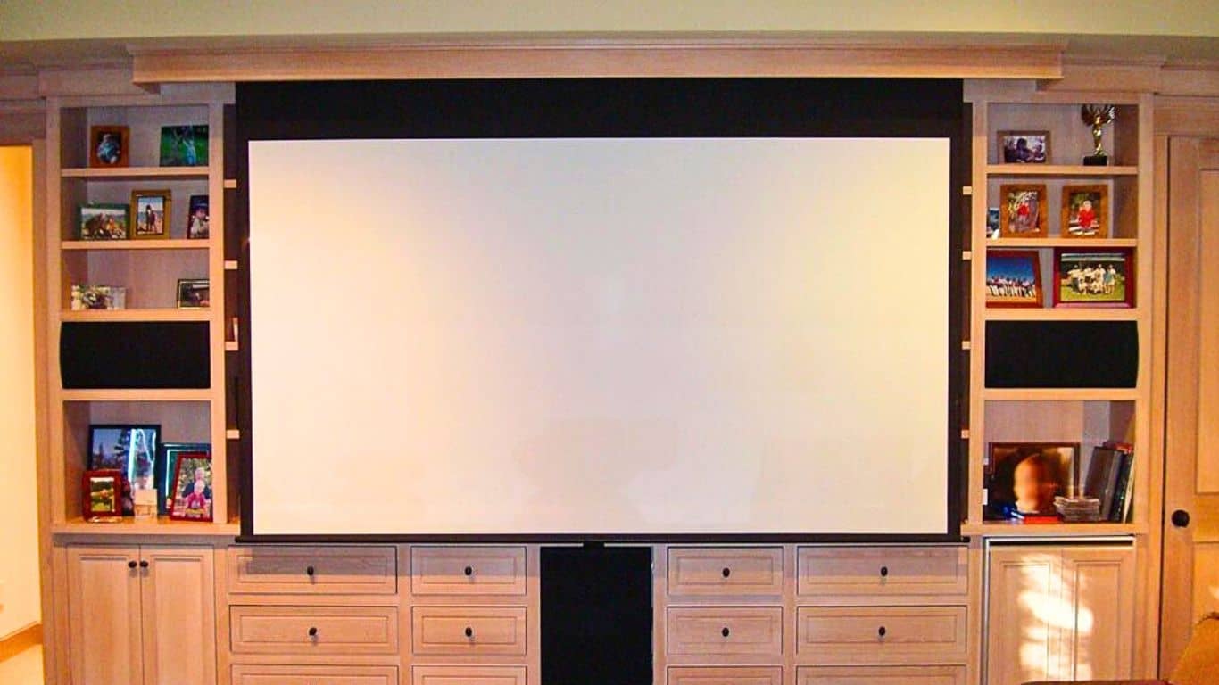 How to hide the screen on a projector Mac